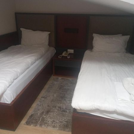 Hotel Oferta Πρίζρεν Εξωτερικό φωτογραφία