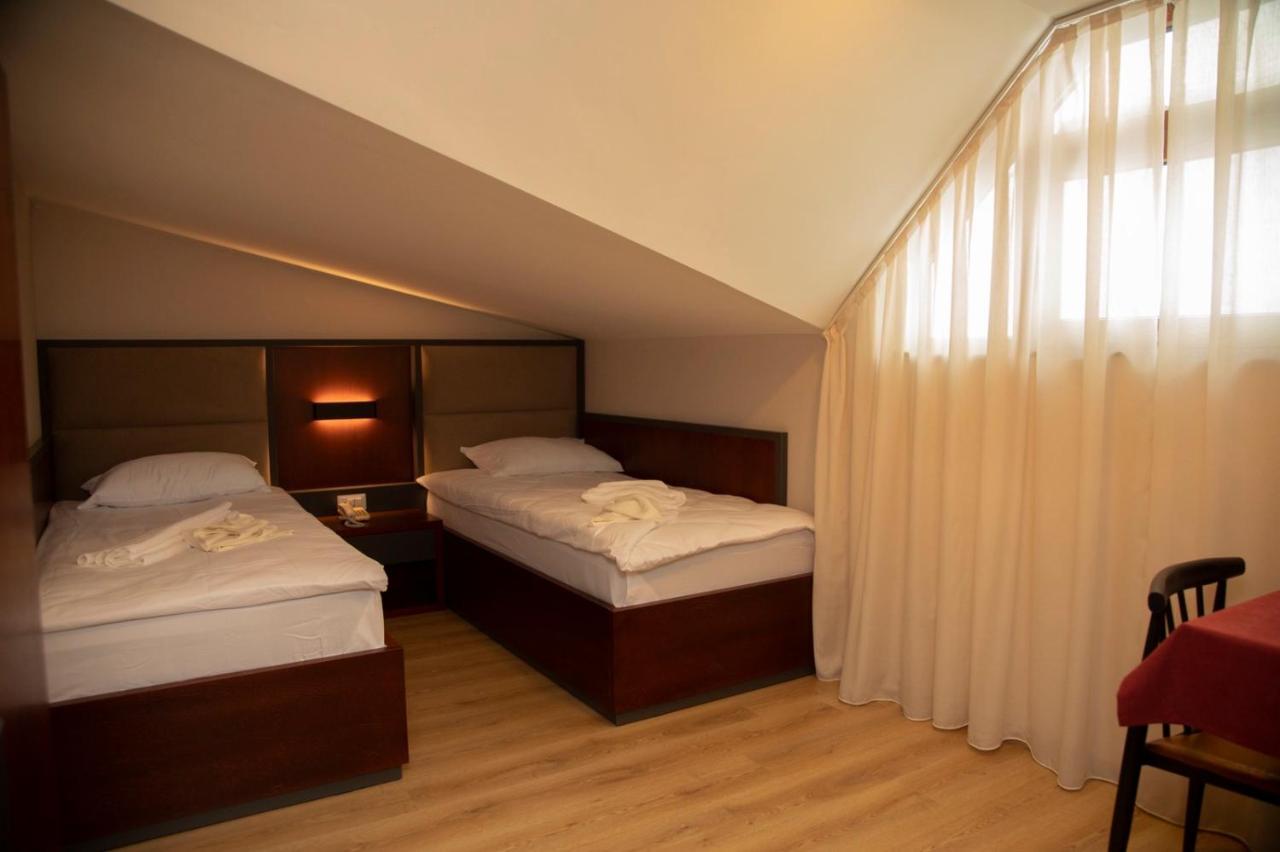 Hotel Oferta Πρίζρεν Εξωτερικό φωτογραφία