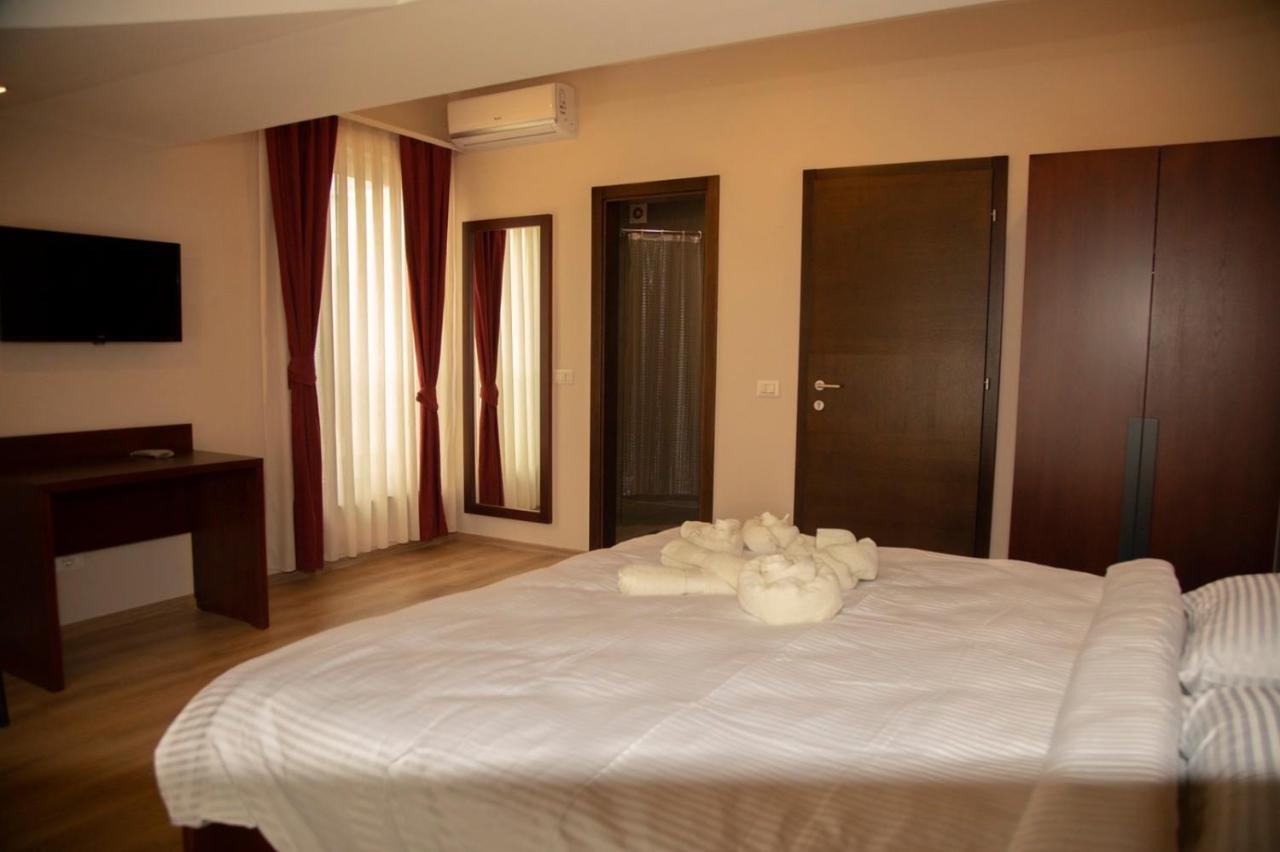 Hotel Oferta Πρίζρεν Εξωτερικό φωτογραφία